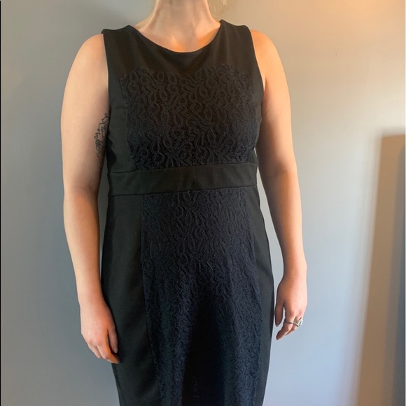 Black fitted dress , 16 - Picture 3 of 5